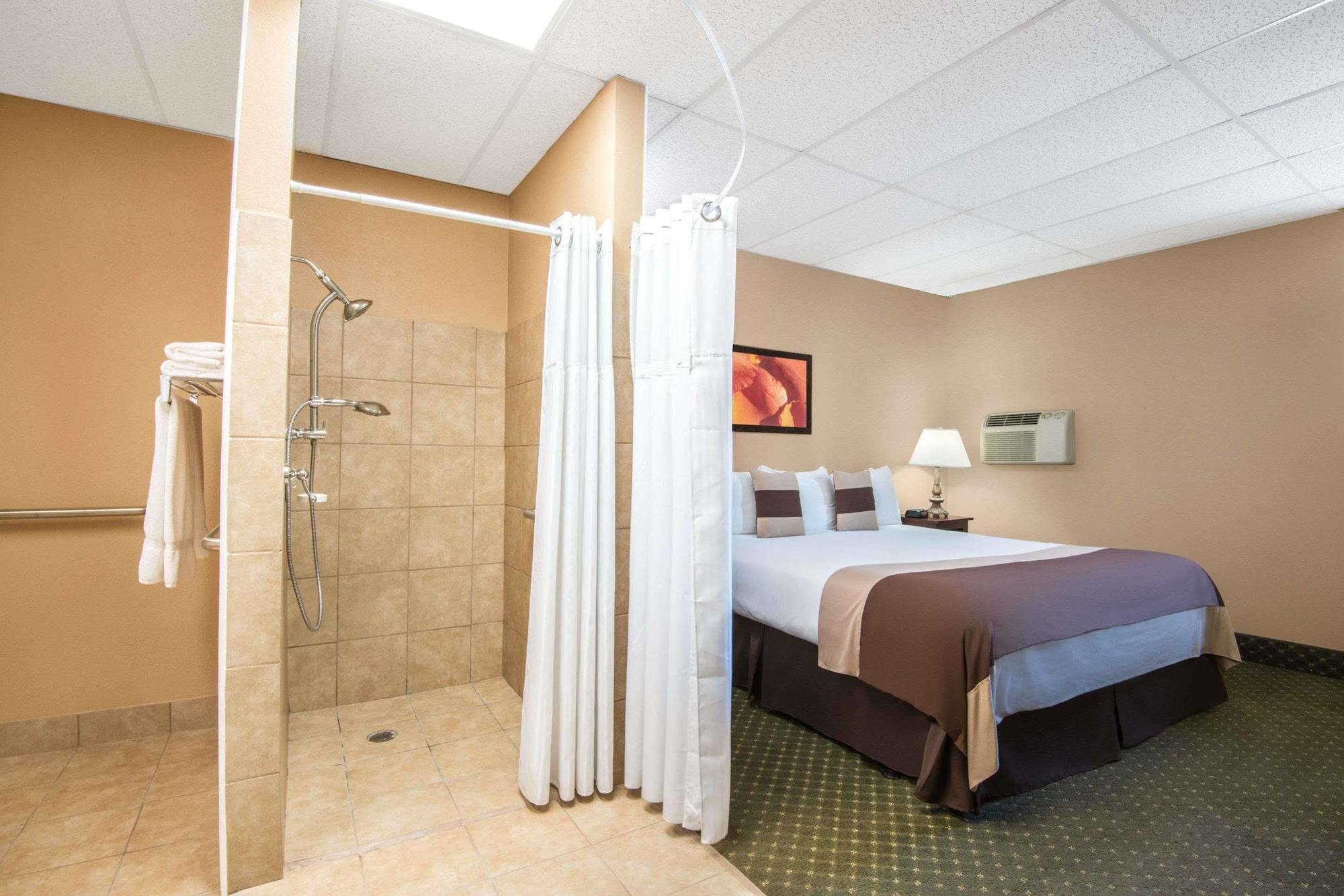 Ramada By Wyndham Denver Downtown Kültér fotó